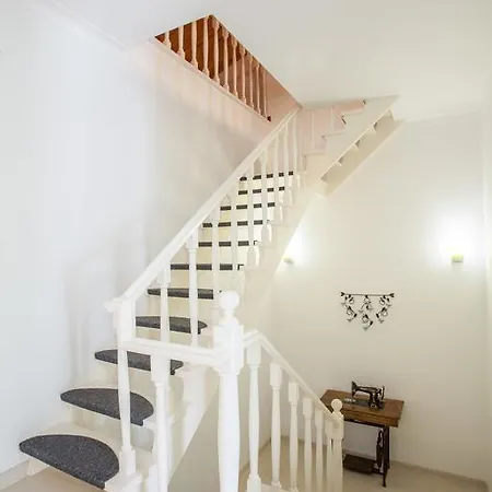 Casa Bordalo - Family, Beach, Culture And Surf Caldas Da Rainha